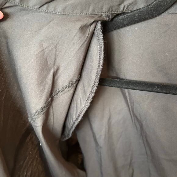 Black tapered waist shirt with shoulder pads H&M size size large - Picture 7 of 7